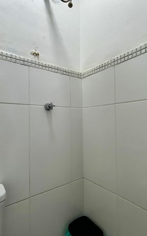 Casa à venda com 160m², 3 quartos e 1 vaga Casa à venda com 160m², 3 quartos e 1 vagaBanheiro de serviço