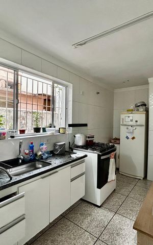 Casa à venda com 160m², 3 quartos e 1 vaga Casa à venda com 160m², 3 quartos e 1 vagaCozinha