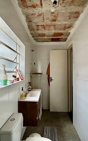 Casa à venda com 160m², 3 quartos e 1 vaga Casa à venda com 160m², 3 quartos e 1 vagaBanheiro