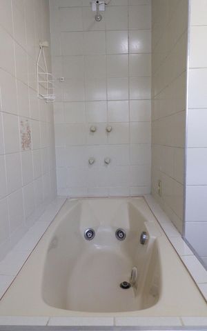 Casa para alugar com 180m², 4 quartos e 3 vagasBanheiro da Suíte