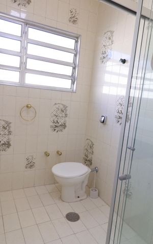 Casa para alugar com 180m², 4 quartos e 3 vagasBanheiro