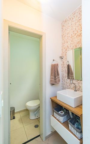 Casa para alugar com 200m², 3 quartos e 2 vagas Casa para alugar com 200m², 3 quartos e 2 vagasLavabo