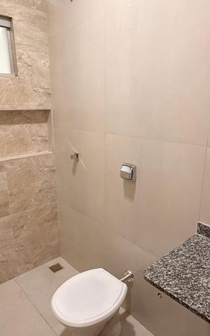 Casa à venda com 300m², 3 quartos e 4 vagasBanheiro da Suíte