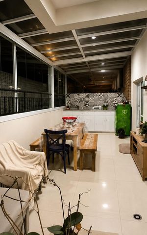 Apartamento à venda com 110m², 3 quartos e 2 vagas Apartamento à venda com 110m², 3 quartos e 2 vagasVaranda