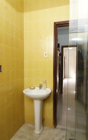 Casa à venda com 250m², 4 quartos e 2 vagasBanheiro social 2