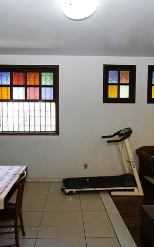 Casa à venda com 250m², 4 quartos e 2 vagasSala