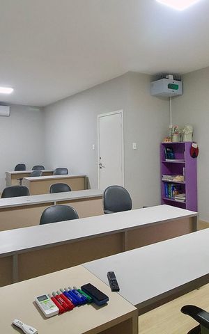Casa à venda com 362m², 6 quartos e 3 vagas Casa à venda com 362m², 6 quartos e 3 vagasSala