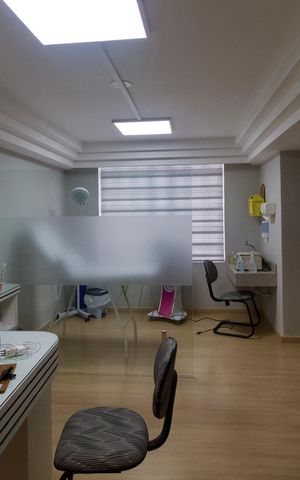 Casa à venda com 362m², 6 quartos e 3 vagas Casa à venda com 362m², 6 quartos e 3 vagasSala