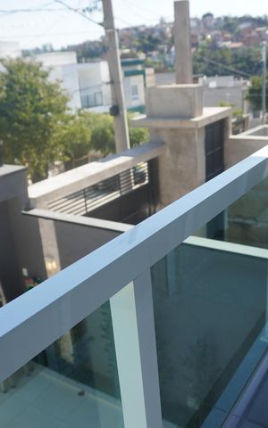 Casa de condomínio à venda com 144m², 2 quartos e 2 vagasSacada