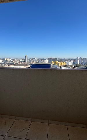 Apartamento à venda com 60m², 3 quartos e 2 vagas Apartamento à venda com 60m², 3 quartos e 2 vagasVaranda