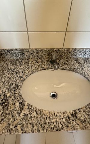 Apartamento à venda com 60m², 3 quartos e 2 vagas Apartamento à venda com 60m², 3 quartos e 2 vagasBanheiro