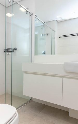 Apartamento à venda com 255m², 4 quartos e 4 vagas Apartamento à venda com 255m², 4 quartos e 4 vagasBanheiro da Suíte 2