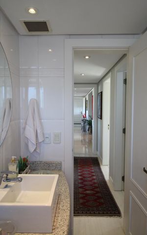 Apartamento à venda com 176m², 4 quartos e 3 vagasBanheiro