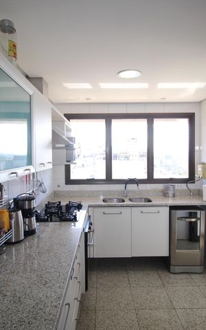 Apartamento à venda com 176m², 4 quartos e 3 vagasCozinha