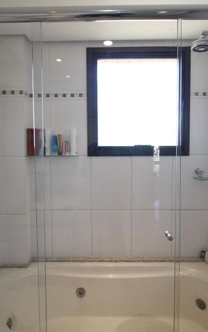Apartamento à venda com 176m², 4 quartos e 3 vagasBanheiro da Suíte 1