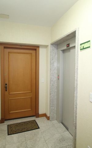 Apartamento à venda com 176m², 4 quartos e 3 vagasCorredor