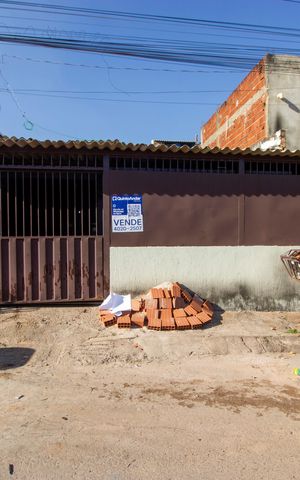 Casa à venda com 82m², 2 quartos e 3 vagasFachada