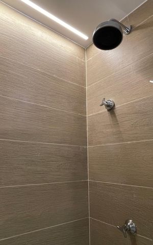 Studio para alugar com 25m², 1 quarto e sem vaga Studio para alugar com 25m², 1 quarto e sem vagaBanheiro