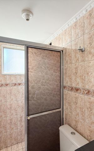Apartamento à venda com 55m², 2 quartos e 1 vaga Apartamento à venda com 55m², 2 quartos e 1 vagaBanheiro