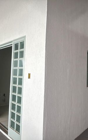 Casa para alugar com 160m², 3 quartos e 6 vagas Casa para alugar com 160m², 3 quartos e 6 vagasÁrea externa