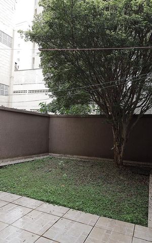 Casa à venda com 218m², 5 quartos e 2 vagas Casa à venda com 218m², 5 quartos e 2 vagasQuintal