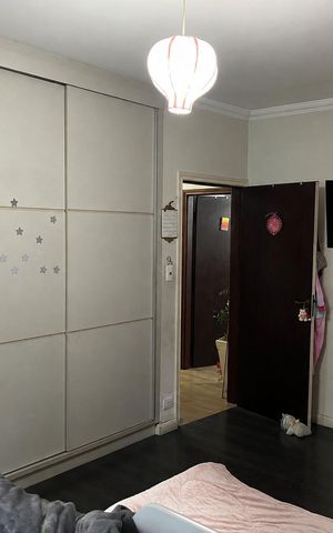 Casa à venda com 270m², 3 quartos e 4 vagas Casa à venda com 270m², 3 quartos e 4 vagasQuarto