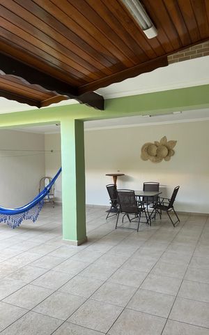 Casa à venda com 270m², 3 quartos e 4 vagas Casa à venda com 270m², 3 quartos e 4 vagasÁrea externa