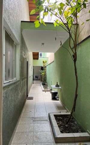 Casa à venda com 270m², 3 quartos e 4 vagas Casa à venda com 270m², 3 quartos e 4 vagasÁrea externa