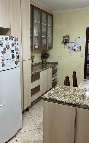 Casa à venda com 270m², 3 quartos e 4 vagas Casa à venda com 270m², 3 quartos e 4 vagasCozinha
