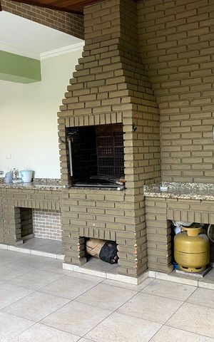Casa à venda com 270m², 3 quartos e 4 vagas Casa à venda com 270m², 3 quartos e 4 vagasÁrea externa