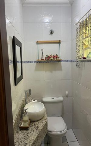 Casa à venda com 270m², 3 quartos e 4 vagas Casa à venda com 270m², 3 quartos e 4 vagasBanheiro