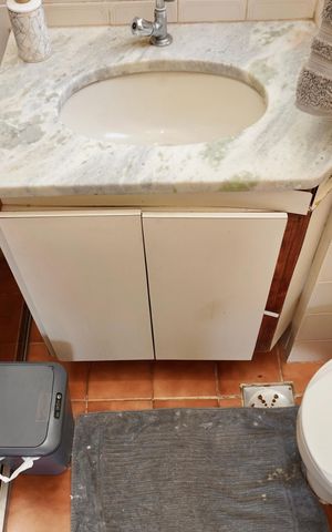 Apartamento à venda com 79m², 2 quartos e 1 vaga Apartamento à venda com 79m², 2 quartos e 1 vagaBanheiro Social