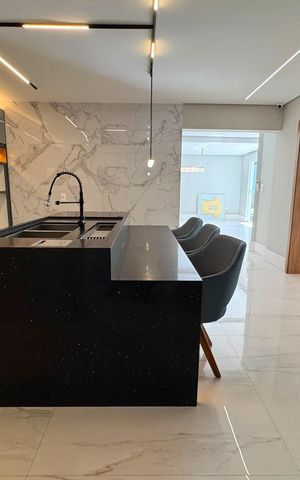 Casa para alugar com 420m², 5 quartos e 4 vagas Casa para alugar com 420m², 5 quartos e 4 vagasCozinha