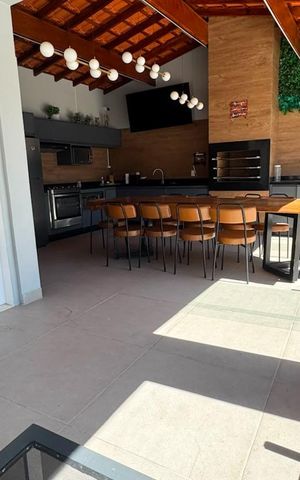 Casa para alugar com 420m², 5 quartos e 4 vagas Casa para alugar com 420m², 5 quartos e 4 vagasQuintal