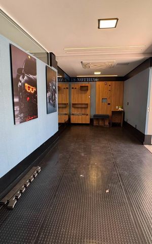 Casa para alugar com 420m², 5 quartos e 4 vagas Casa para alugar com 420m², 5 quartos e 4 vagasAcademia