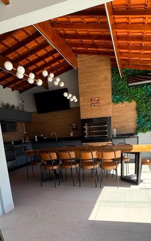 Casa para alugar com 420m², 5 quartos e 4 vagas Casa para alugar com 420m², 5 quartos e 4 vagasQuintal