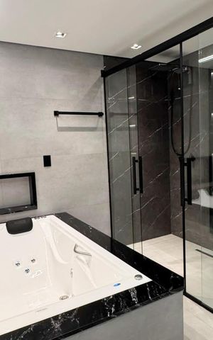 Casa para alugar com 420m², 5 quartos e 4 vagas Casa para alugar com 420m², 5 quartos e 4 vagasBanheiro