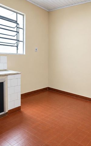 Casa à venda com 200m², 2 quartos e 2 vagas Casa à venda com 200m², 2 quartos e 2 vagasCozinha