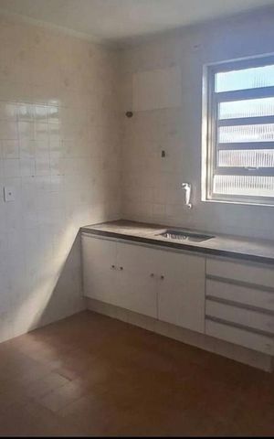 Casa à venda com 200m², 2 quartos e 2 vagas Casa à venda com 200m², 2 quartos e 2 vagasCozinha