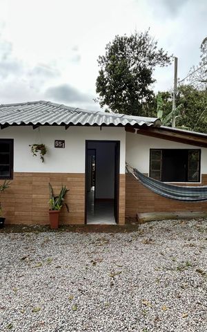 Casa para alugar com 70m², 3 quartos e 1 vaga Casa para alugar com 70m², 3 quartos e 1 vagaFachada