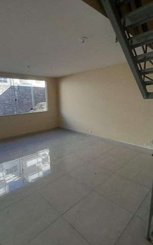 Casa de condomínio à venda com 80m², 2 quartos e sem vaga Casa de condomínio à venda com 80m², 2 quartos e sem vagaSala