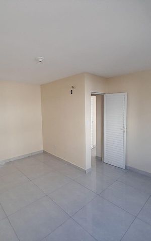 Casa de condomínio à venda com 80m², 2 quartos e sem vaga Casa de condomínio à venda com 80m², 2 quartos e sem vagaQuarto