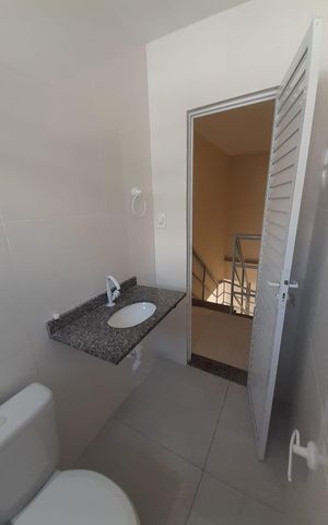 Casa de condomínio à venda com 80m², 2 quartos e sem vaga Casa de condomínio à venda com 80m², 2 quartos e sem vagaBanheiro