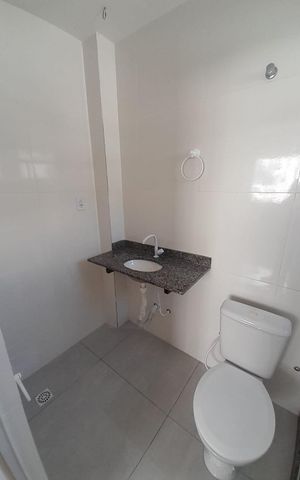 Casa de condomínio à venda com 70m², 2 quartos e 1 vaga Casa de condomínio à venda com 70m², 2 quartos e 1 vagaBanheiro