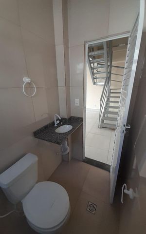 Casa de condomínio à venda com 70m², 2 quartos e 1 vaga Casa de condomínio à venda com 70m², 2 quartos e 1 vagaBanheiro