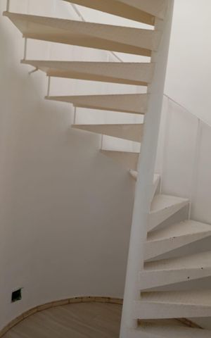 Apartamento à venda com 54m², 1 quarto e 1 vagaEscada
