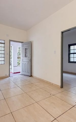 Casa à venda com 254m², 3 quartos e 3 vagasSala