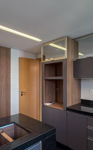 Apartamento à venda com 173m², 4 quartos e 4 vagas Apartamento à venda com 173m², 4 quartos e 4 vagasCozinha