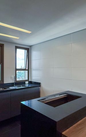 Apartamento à venda com 173m², 4 quartos e 4 vagas Apartamento à venda com 173m², 4 quartos e 4 vagasCozinha