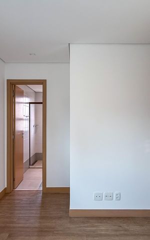 Apartamento à venda com 173m², 4 quartos e 4 vagas Apartamento à venda com 173m², 4 quartos e 4 vagasQuarto